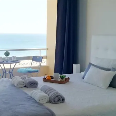 Stunning View Oceanfront 公寓 *