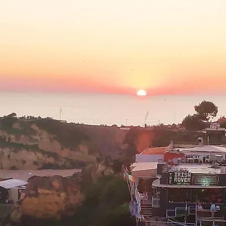 Stunning View Oceanfront Apartment